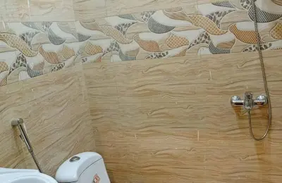 Premier Girls Hostel near UCP and Shaukat Khanum